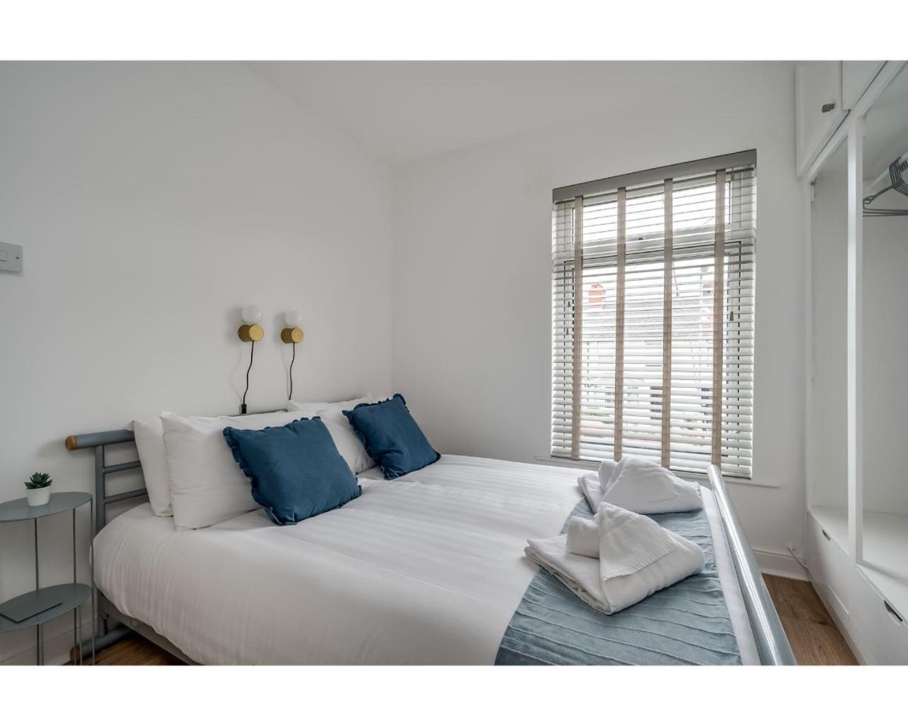 Central Belfast Apartments Belfast Work-Rest-Play R&R Phòng bức ảnh
