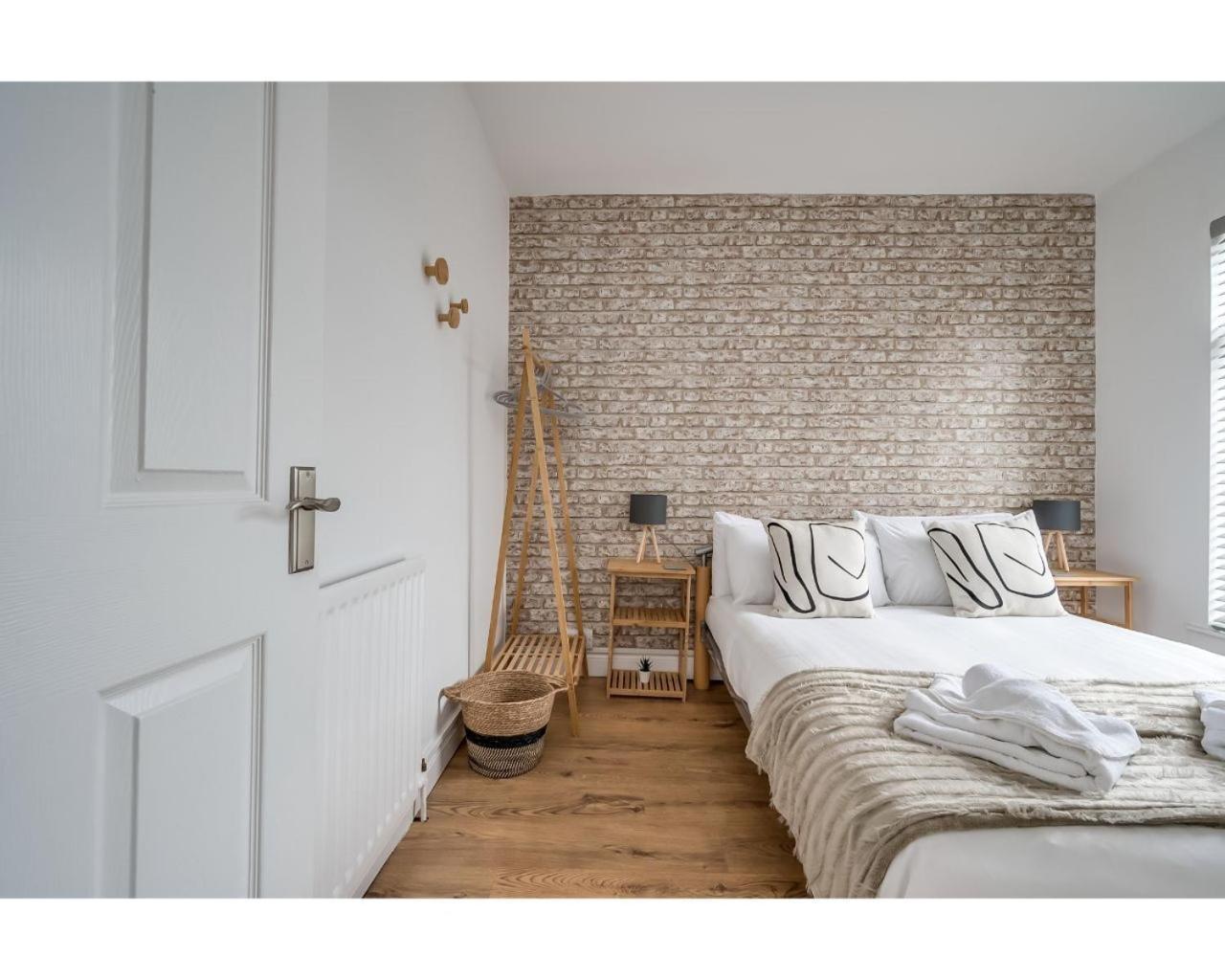 Central Belfast Apartments Belfast Work-Rest-Play R&R Phòng bức ảnh